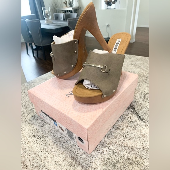 Cape Robbin Open Toe Heels Size: 8, Color: Taupe NWT - Picture 2 of 5
